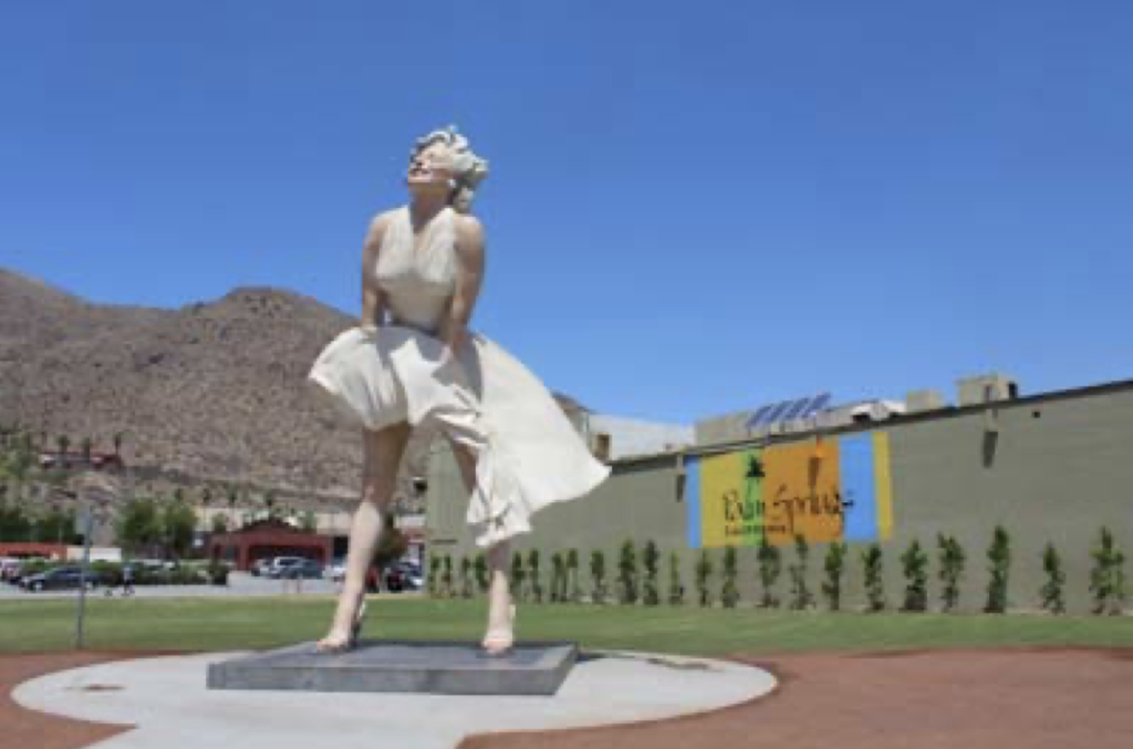 Marilyn Monroe Statue