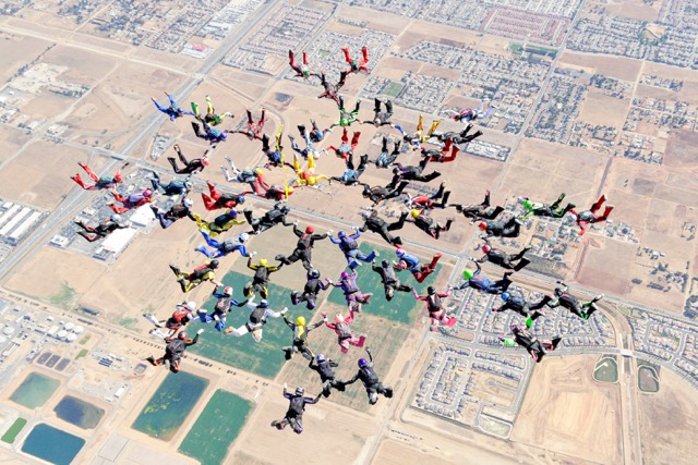 The second formation that crowned the women world record holders. Credit: Daniel Angulo