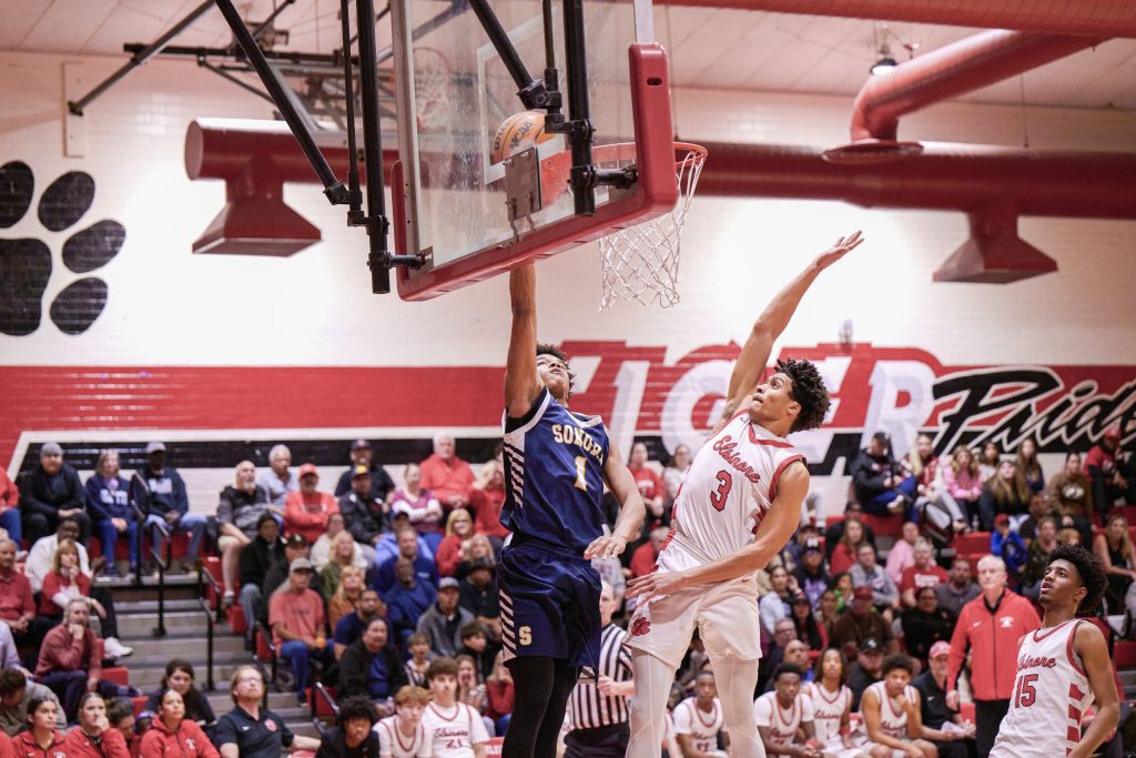 Sonora’s #1 Jayden Barnes wreaked havoc on another fast break and score. Elsinore’s #3 Camden Webb with the defensive effort.