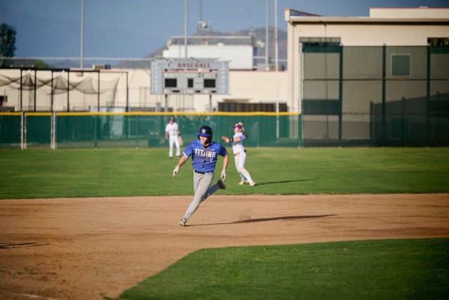 A Titan digs for 3rd...