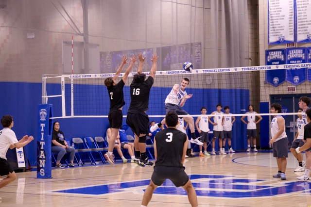 Temescal Canyon’s #20 Harper Thompson exploits a seam in the block, driving a deceptive off-speed cut shot deep into the cross-court.