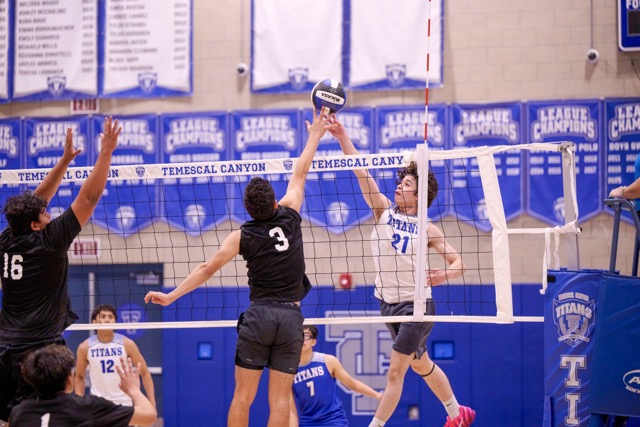 #3 Tahquitz Esteban Valle and Temescal Canyon’s #21 Logan Miller battle at the tape in a high-stakes joust at the net.