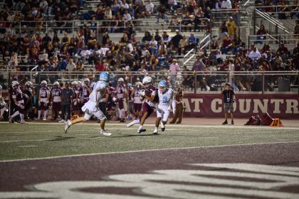 The Paloma Valley Wildcats brought down the Liberty Bison 17-7 on Friday, September 25. Paloma Valley’s WR receiver, Askari Richard #11, secures a deep pass before breaking toward the end zone for a touchdown